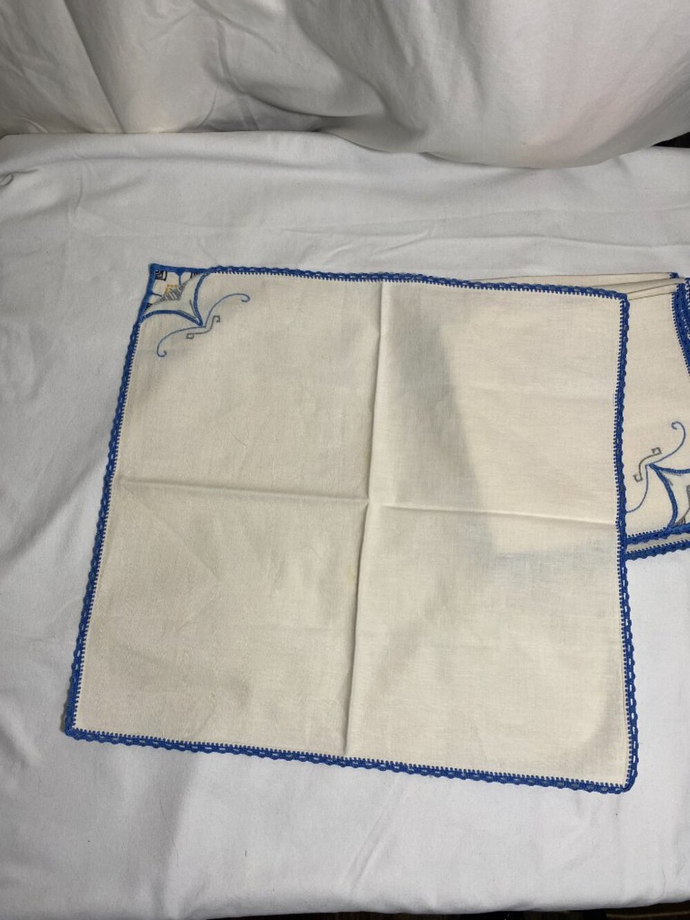 Vintage Linen Cocktail Napkins Set Blue Embroidered Lace Edge Floral Corner 5 Pc - Picture 8 of 9